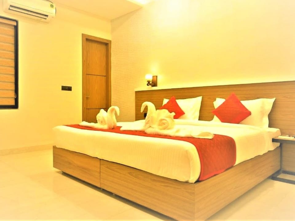 Deluxe Double Room | Desk, laptop workspace, soundproofing, free WiFi