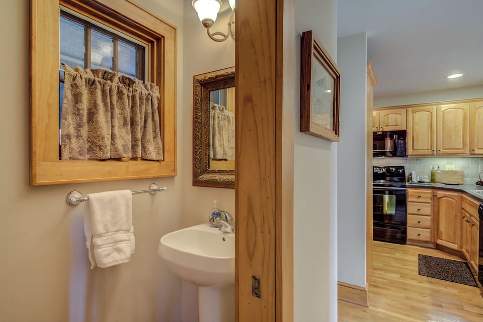 Half Bathroom--- Main Floor