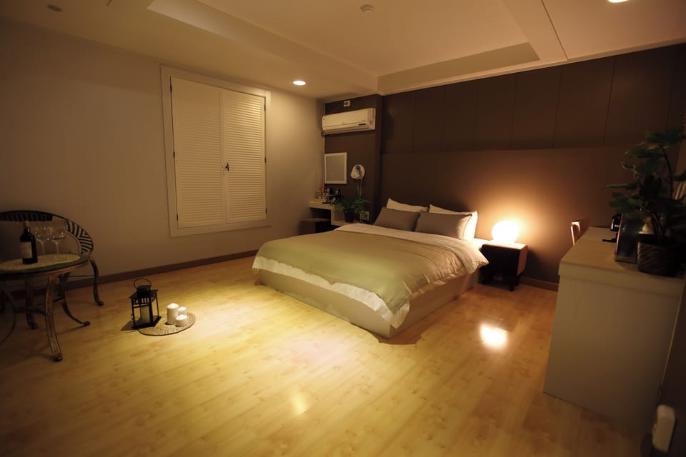 Deluxe Double Room | Frette Italian sheets, premium bedding, down comforters, desk