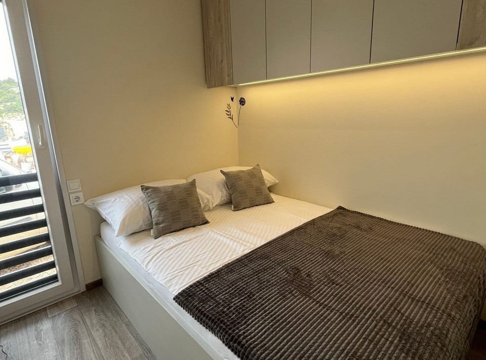Mobile Home (Two Bedroom Mobile Home with Terrace ) | 1 bedroom