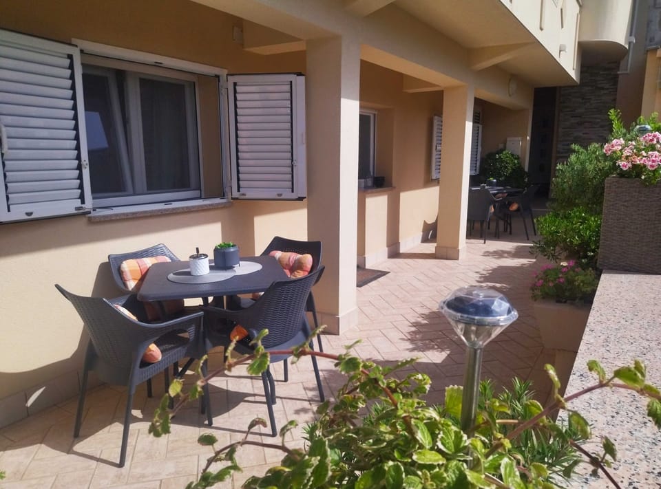 Apartment (One Bedroom Apartment) | Exterior
