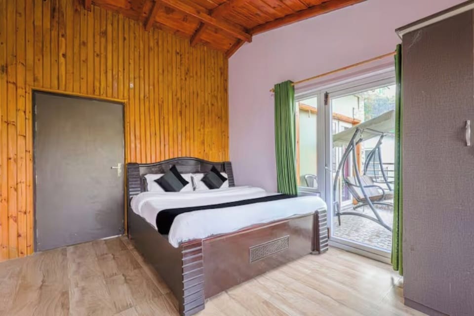 Luxury Villa, Mountain View | 3 bedrooms, desk, laptop workspace, soundproofing