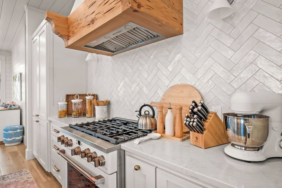 Kitchen, 2nd Floor