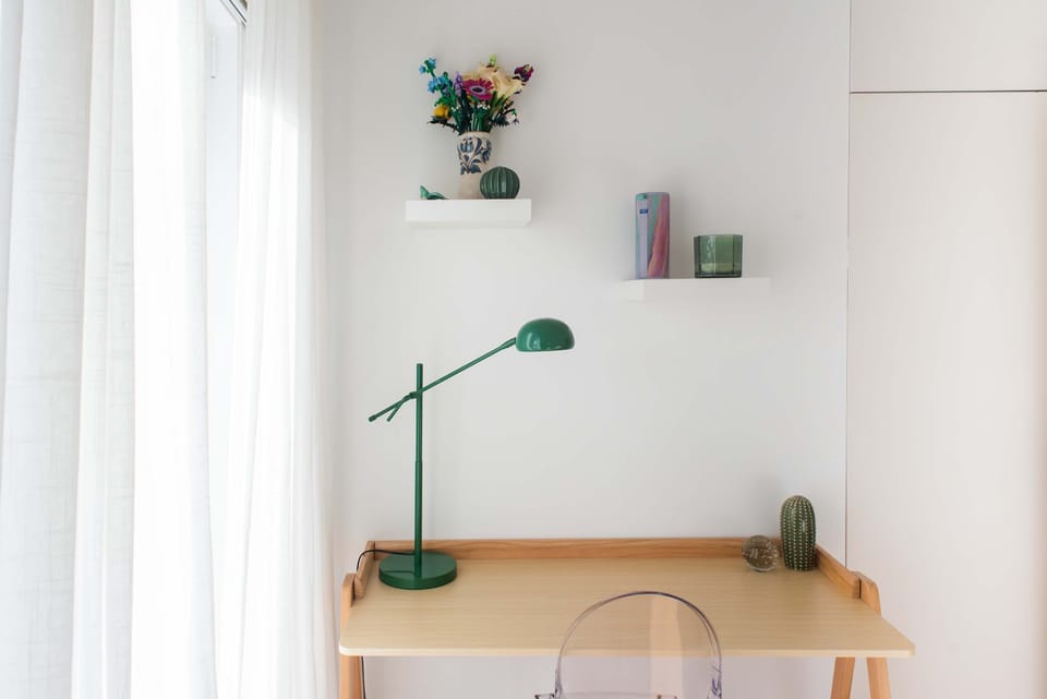House | 4 bedrooms, desk
