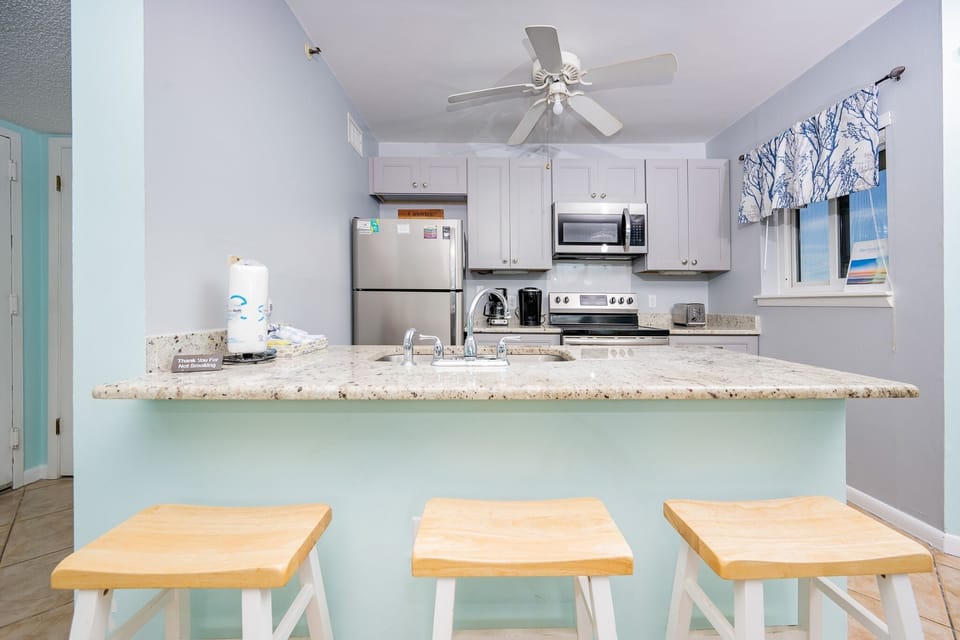 Condo, 2 Bedrooms | Private kitchen | Coffee/tea maker, fridge