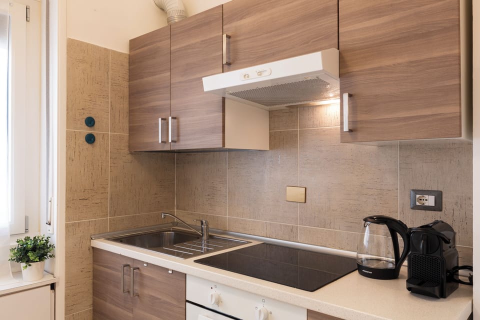 Comfort Apartment | Private kitchen | Fridge, microwave, oven, stovetop