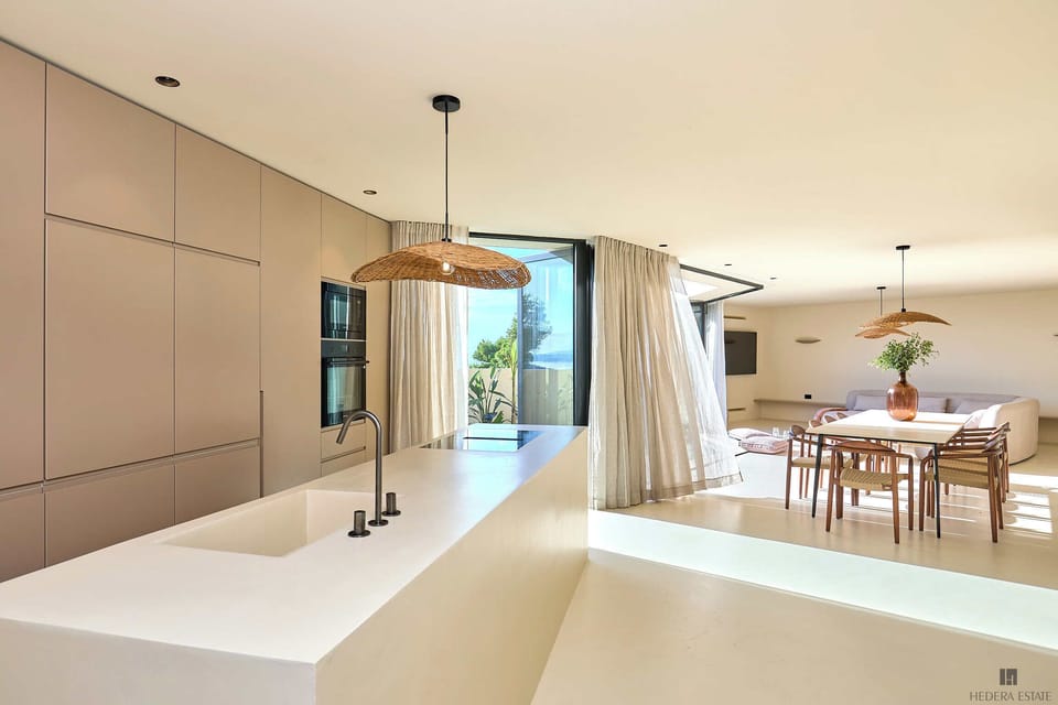 Villa (5 Bedrooms) | Private kitchen | Microwave, oven, stovetop, toaster