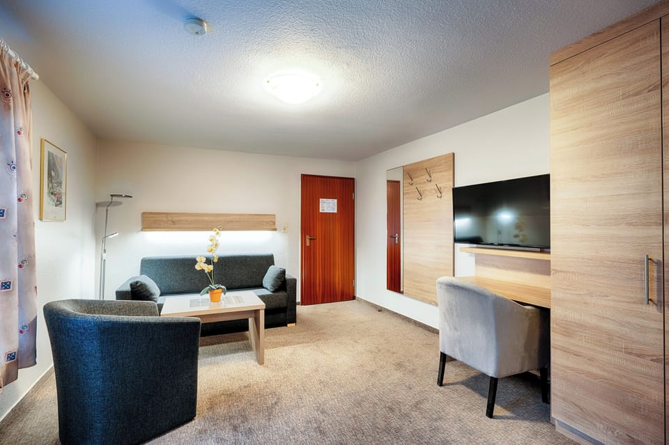 Double Room | Desk, free WiFi