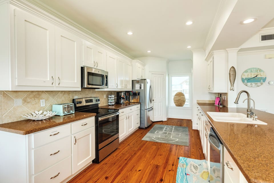 The family cook will love preparing meals in the fully equipepd kitchen