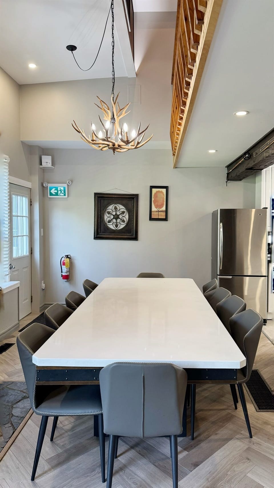 Dinning Table
