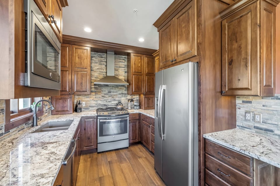 Bright and functional, this kitchen is fully stocked with everything you need