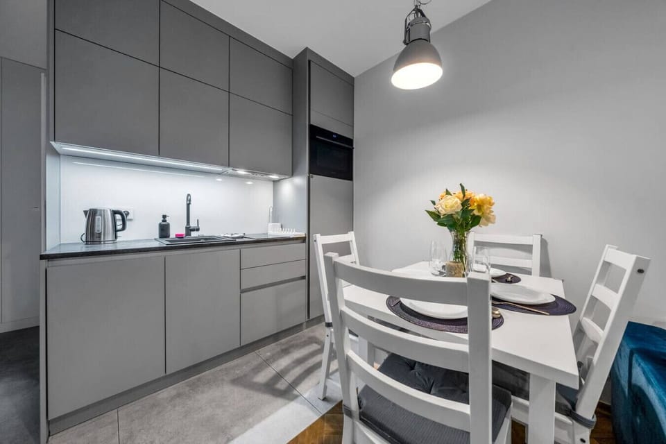 Kitchen Area - Book Now with RENTUJEMY.COM