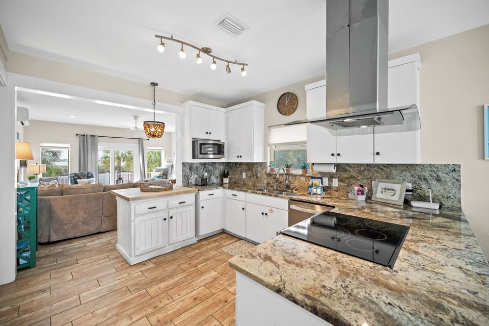 Modern kitchen ready to use! 