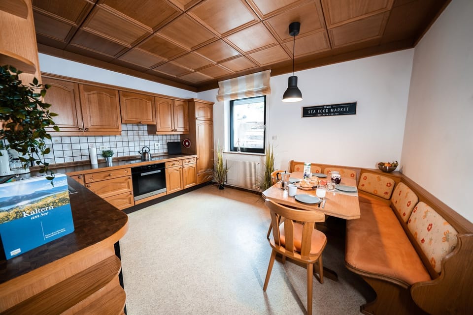 Kitchen with corner bench