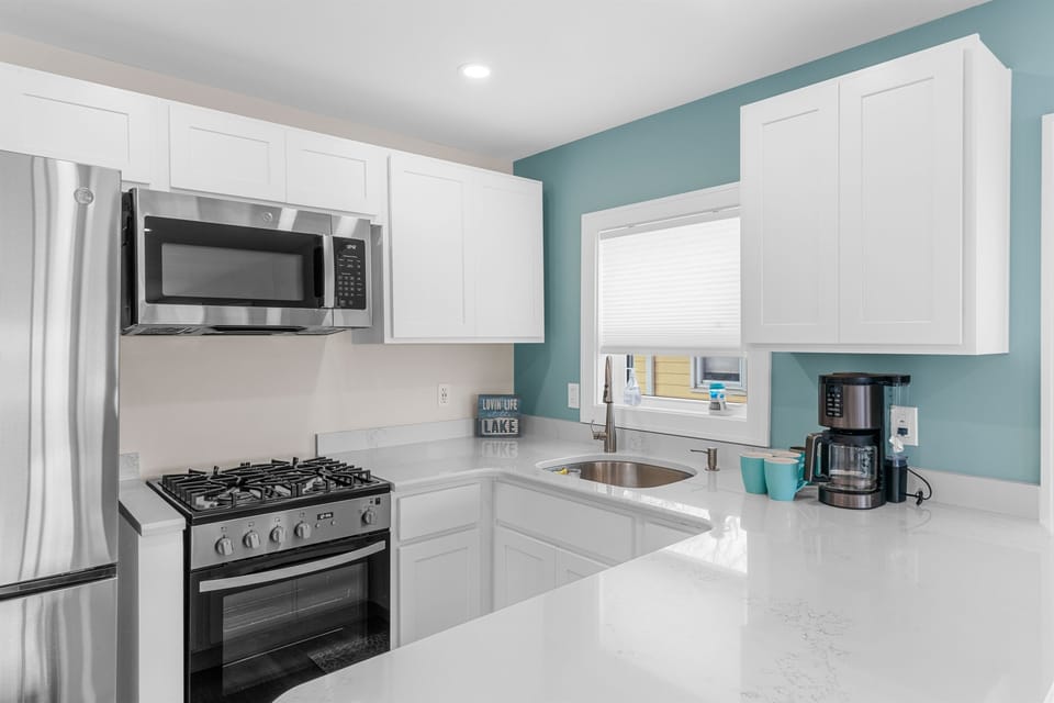 Home-cooked meals made easy in this cozy kitchen