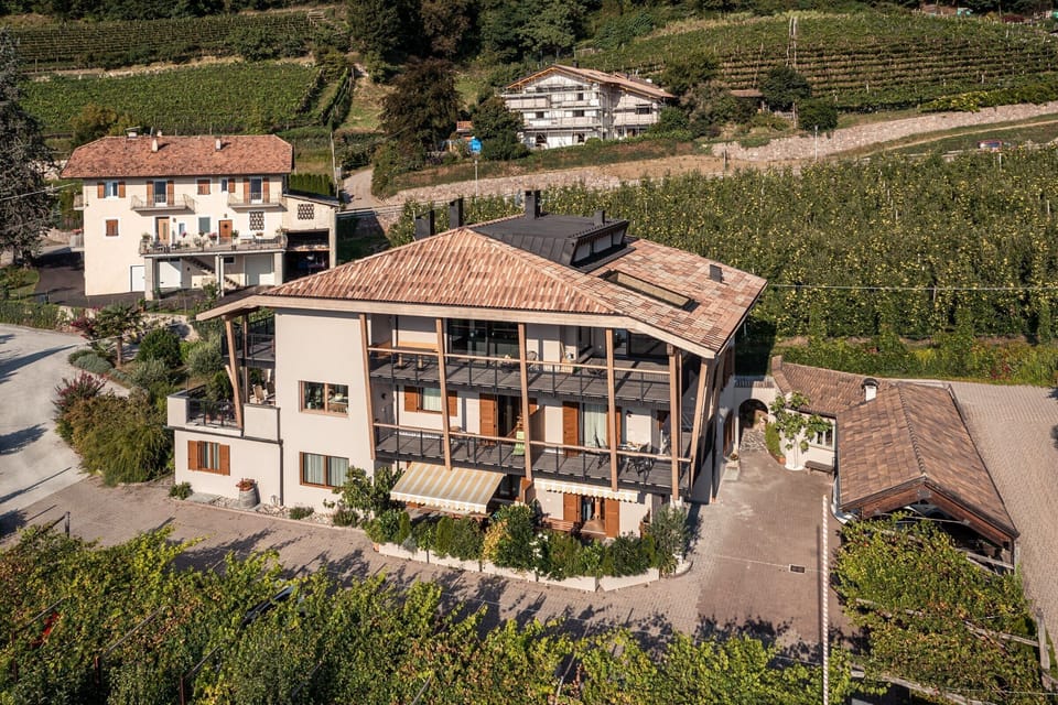 Surrounded by the vineyards of Kaltern