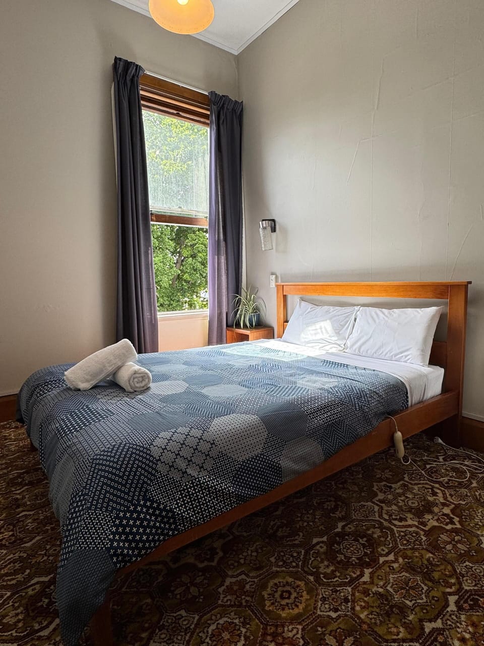 Room, 1 King Bed | WiFi (free)