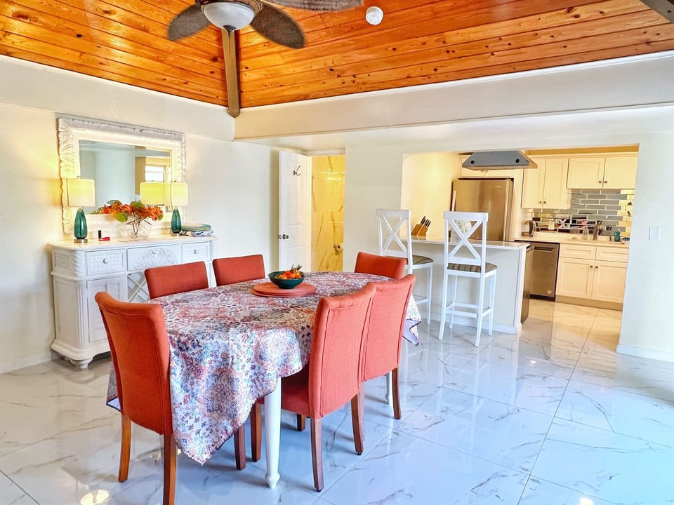 Close to the kitchen, near the living room—this cozy nook keeps everyone connected.