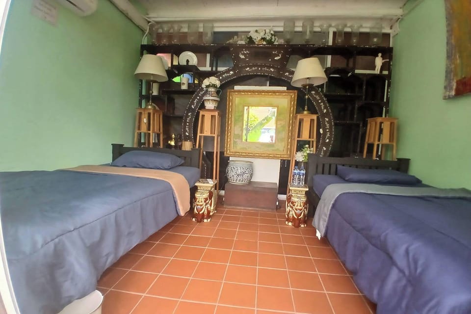 Twin Room, Shared Bathroom, Ground Floor | Desk, free WiFi