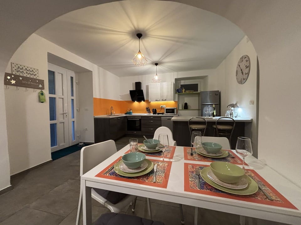 Autumn, Kitchen, Spring, Summer