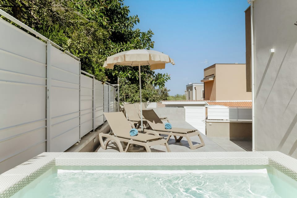 Private spa tub