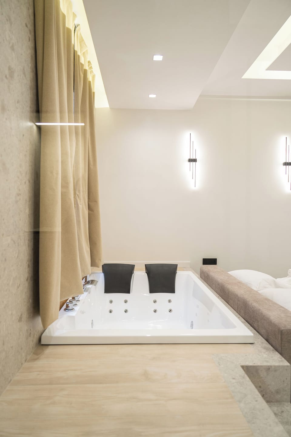 Suite monolocale di lusso con vista sulle montagne e balcone (Fuoco 1) | Private spa tub