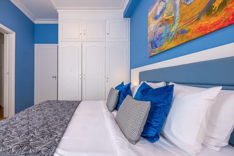 Luxury Studio, City View | In-room safe, blackout drapes, iron/ironing board, free WiFi