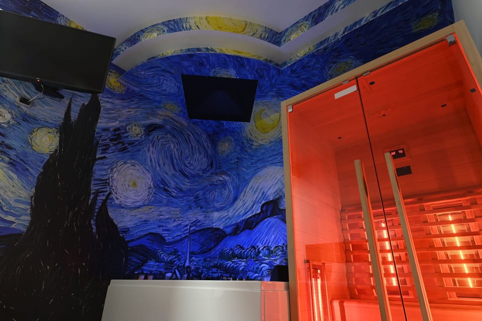 Studio Suite, Balcony, Pool View | Premium bedding, pillowtop beds, minibar, desk