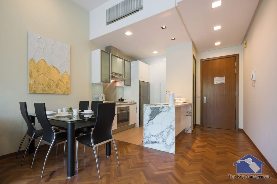 Deluxe Apartment, 1 Bedroom, Pool View | In-room dining