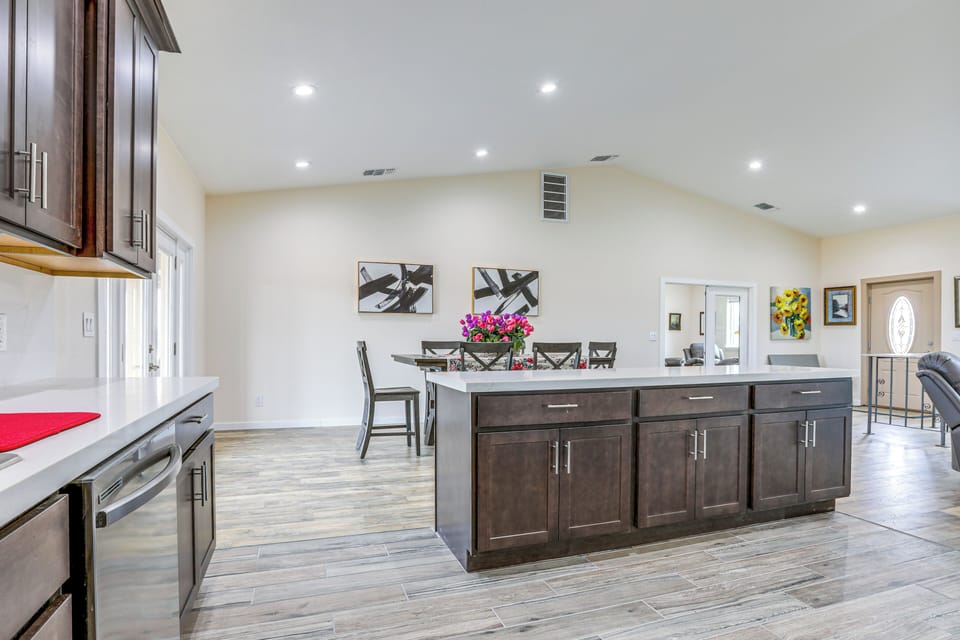 House (3 Bedrooms) | Interior