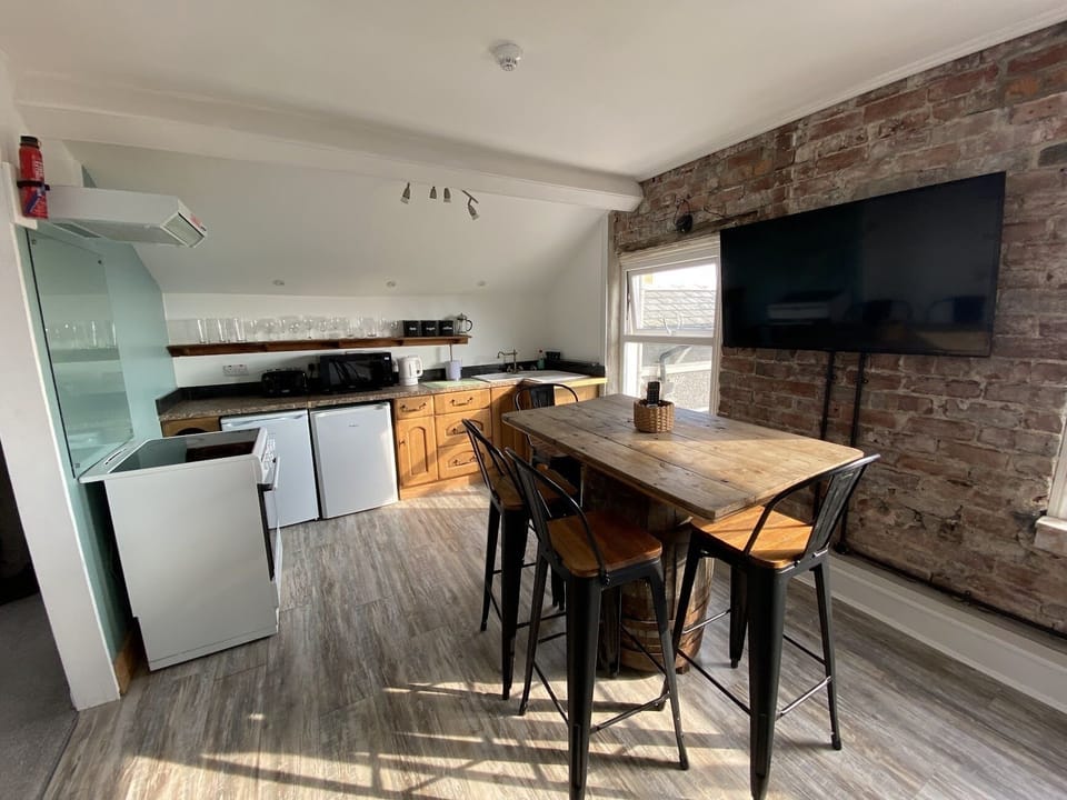 Family Apartment, Ensuite, Sea View (3 Bedroom apartment) | Private kitchen