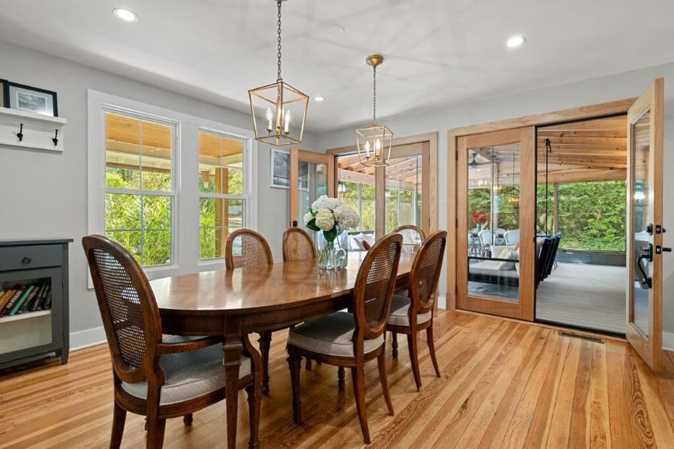 Indoor Dining For Six