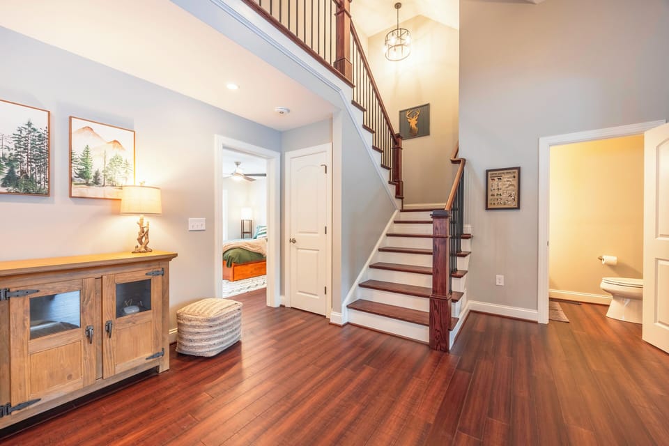 Entrance for upstairs