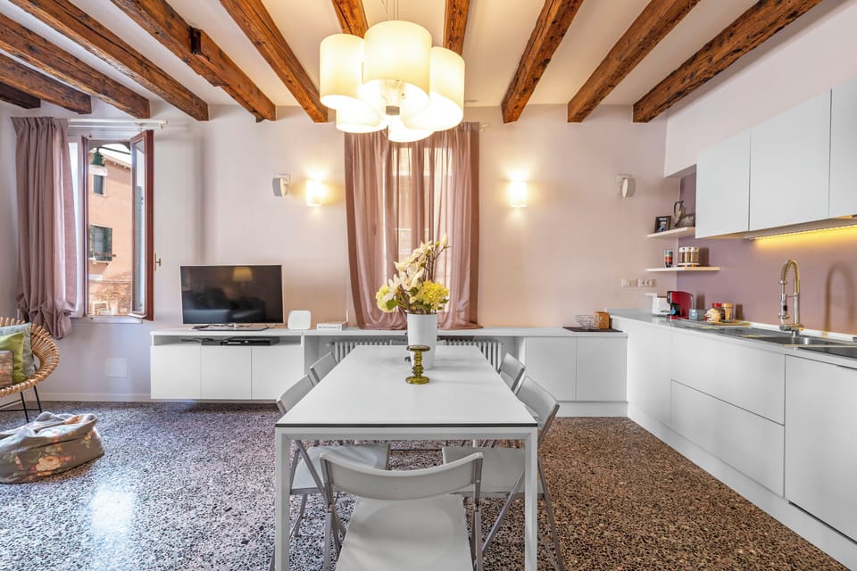 Apartment, Canal View | In-room dining