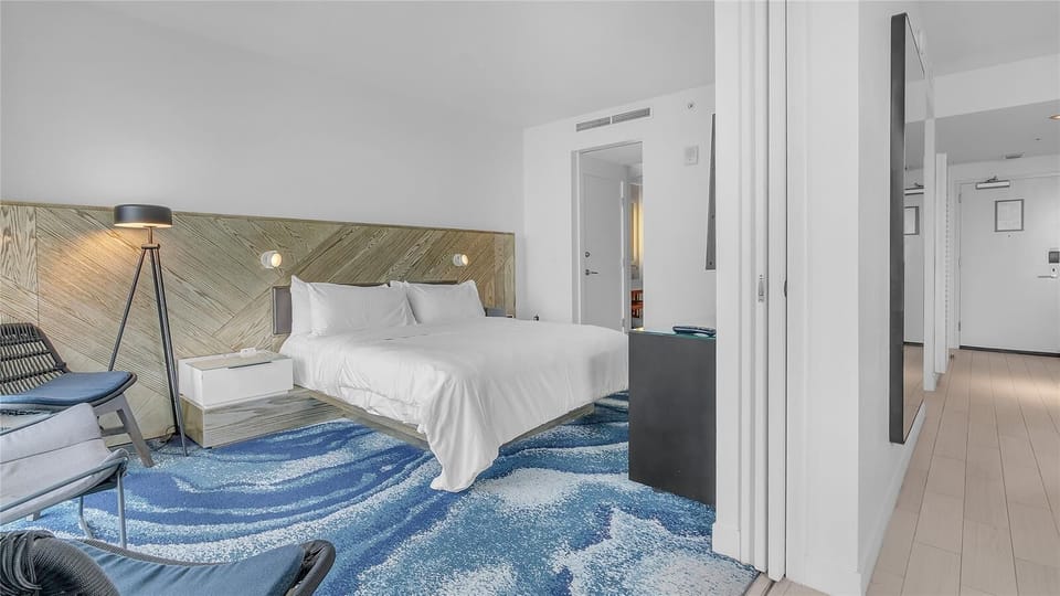 Luxury Apartment, Balcony, Lake View | 2 bedrooms, premium bedding, blackout drapes, iron/ironing board