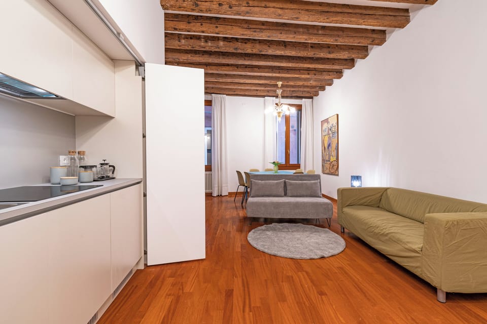 Apartment | Living area | 35-inch TV with digital channels