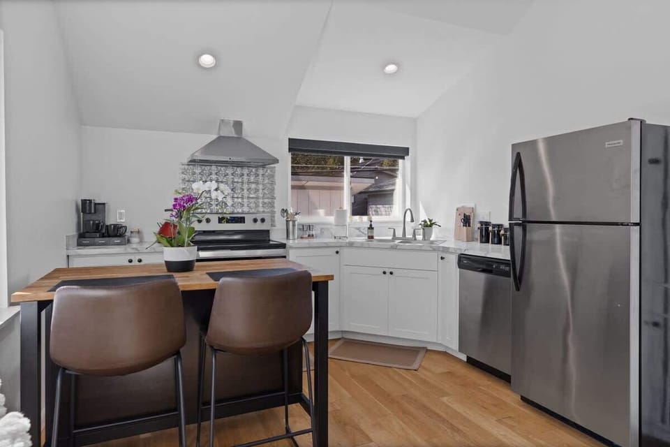 Kitchen. 