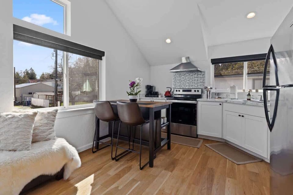 Kitchen. 