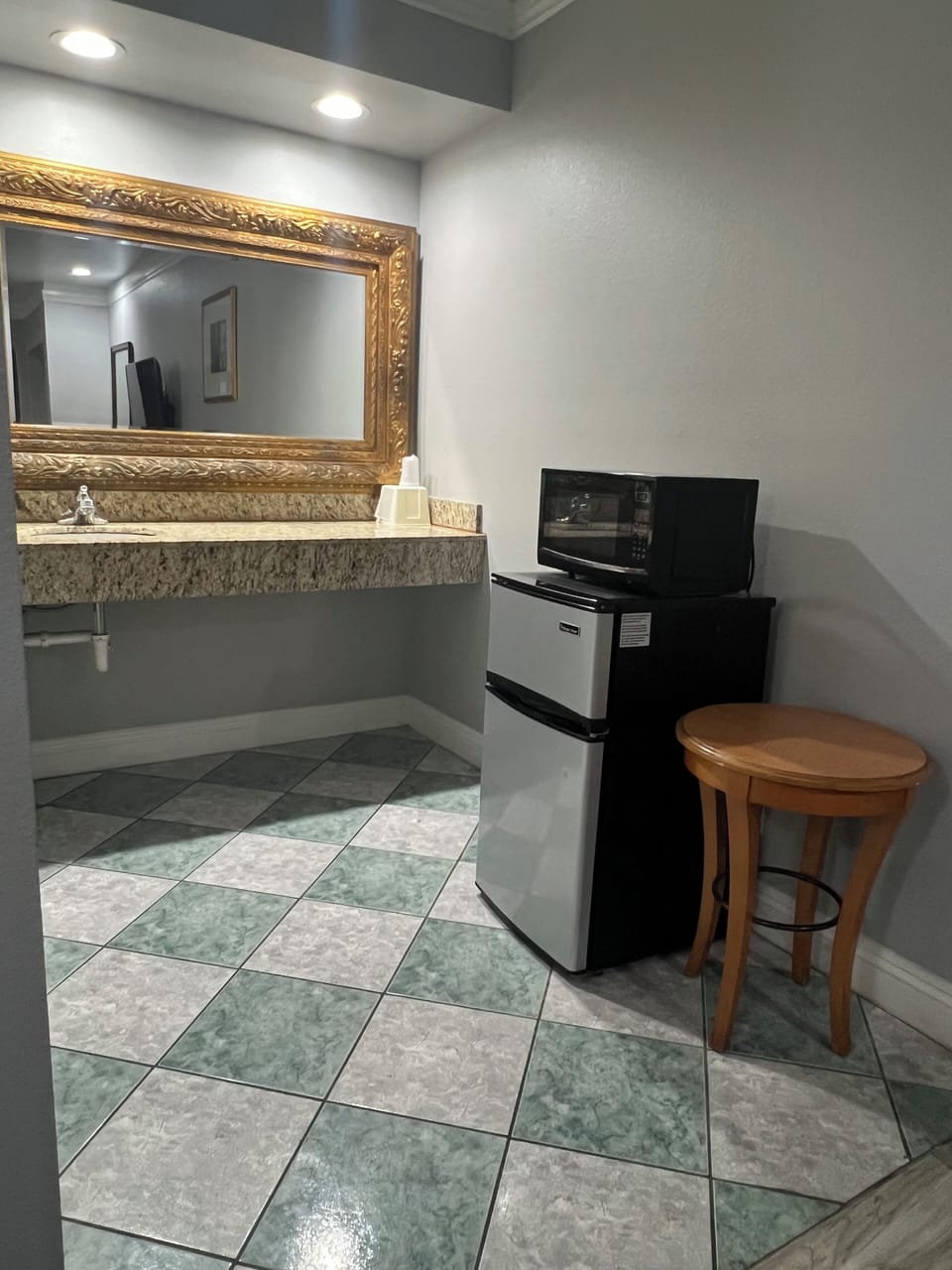 Deluxe Room | Desk, laptop workspace, WiFi (free)