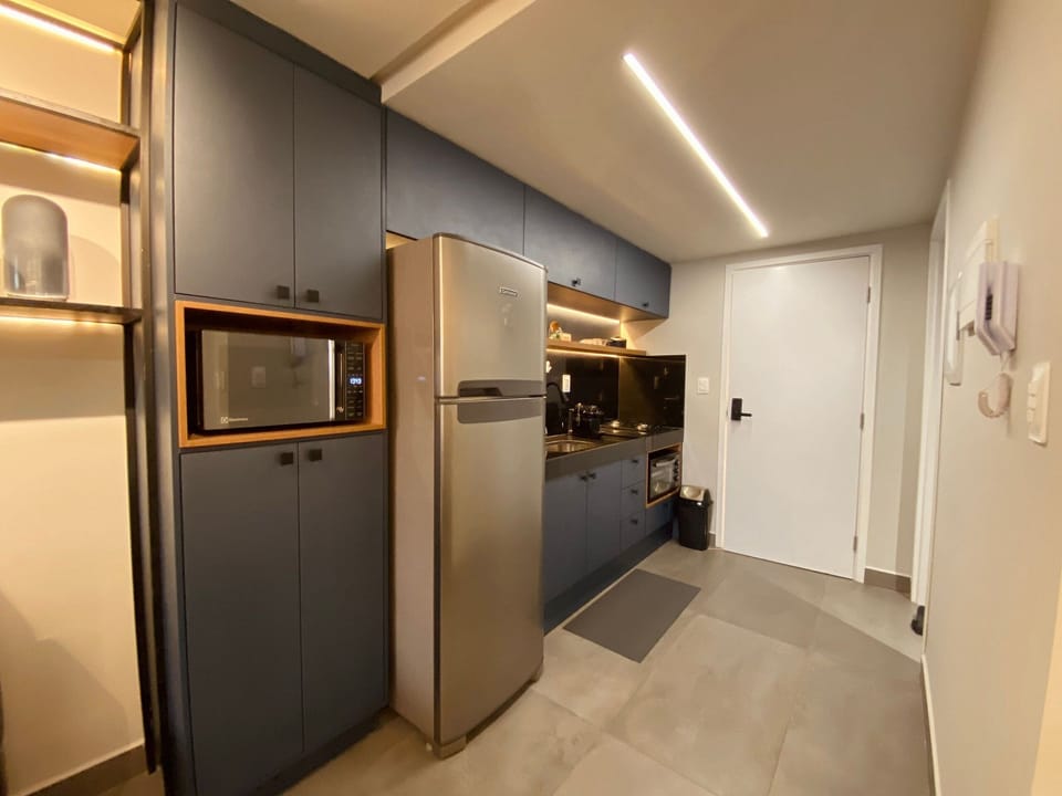 Apartment | Private kitchen | Fridge, microwave, oven, stovetop