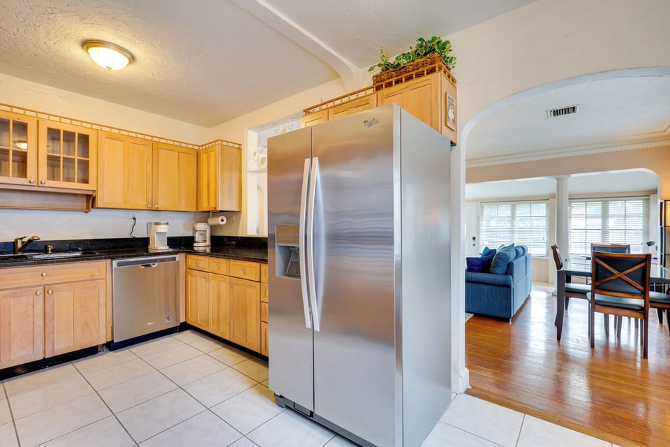Kitchen | Cooking Basics | Drip & Pod Coffee Makers | Microwave | Toaster Oven