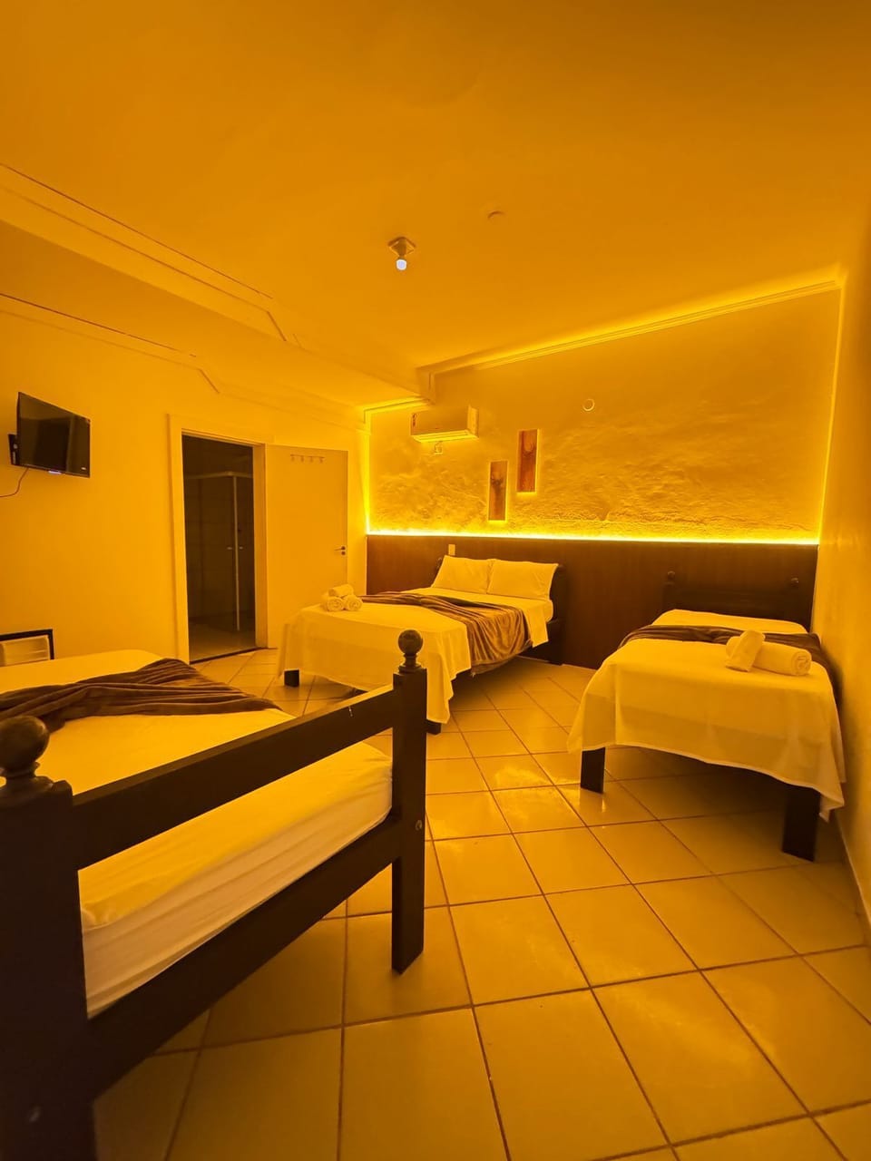 Quadruple Room | Free WiFi, bed sheets