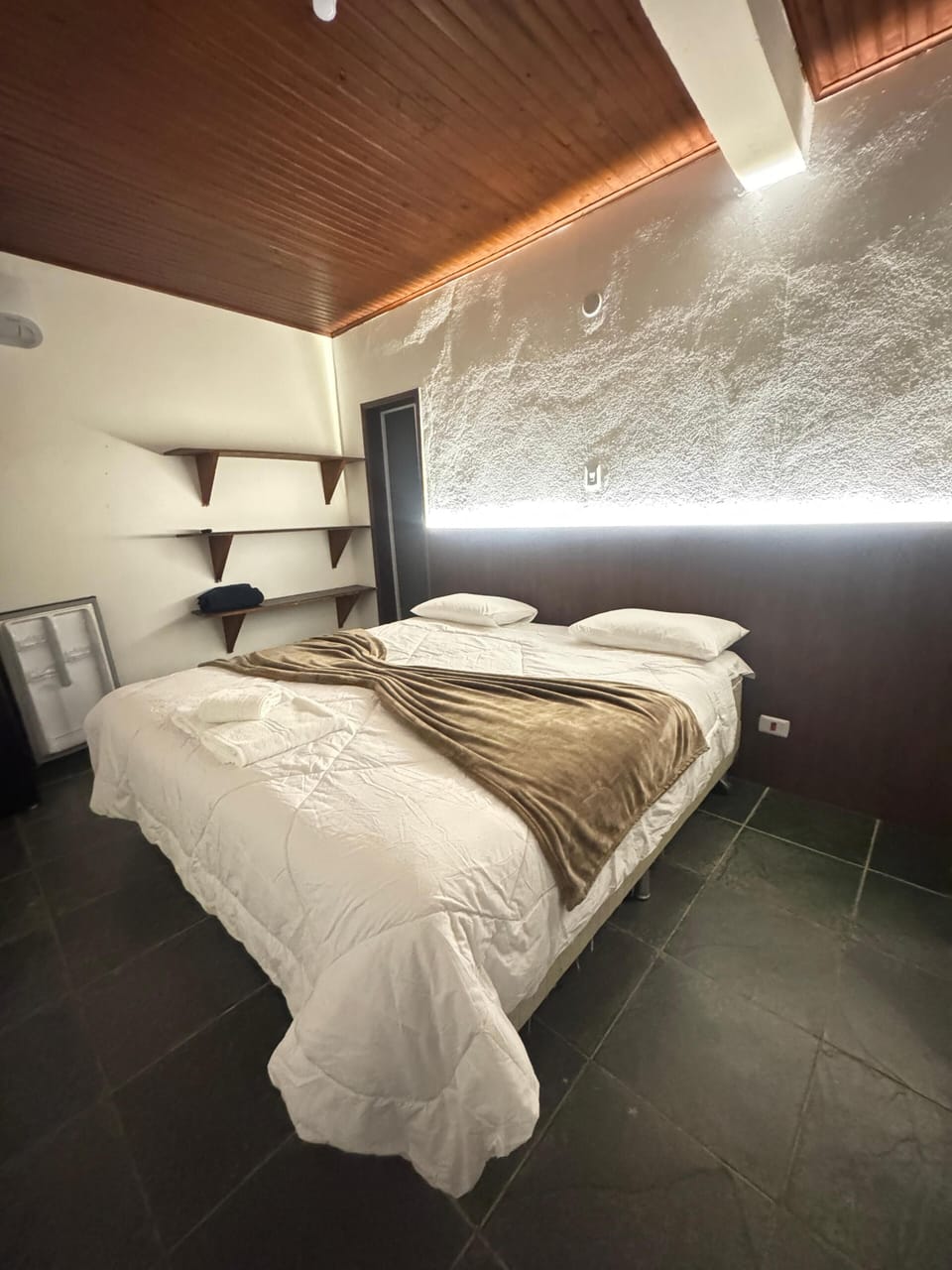 Standard Room | Free WiFi, bed sheets