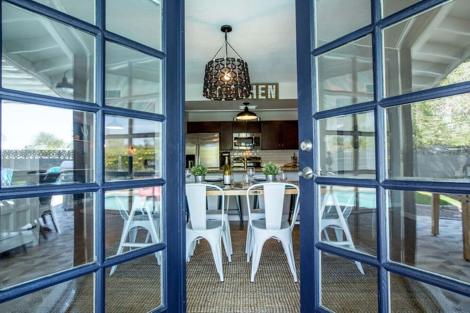 Indoor outdoor living