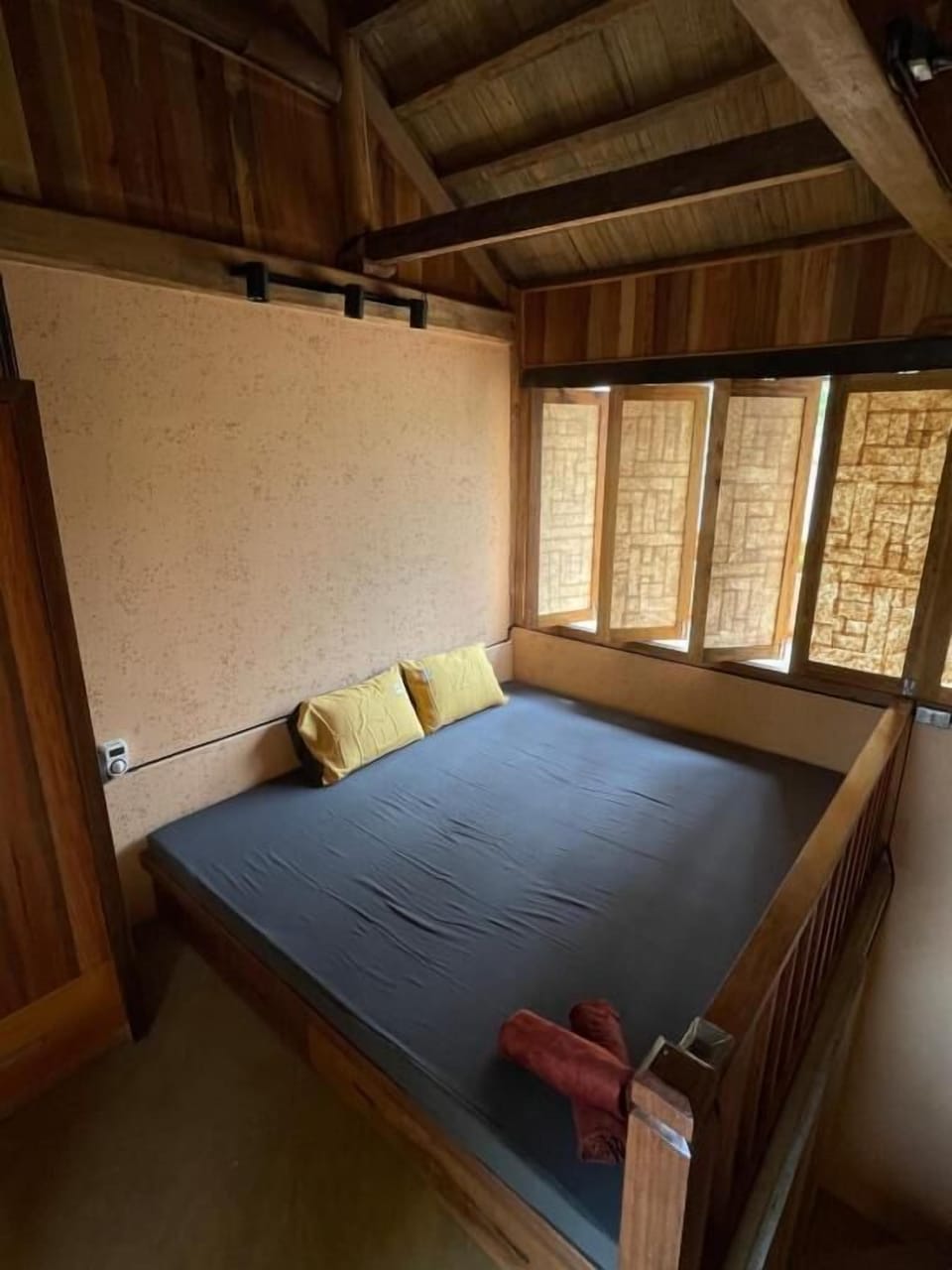 Double Room Single Use, 1 King Bed, Courtyard View | Free WiFi
