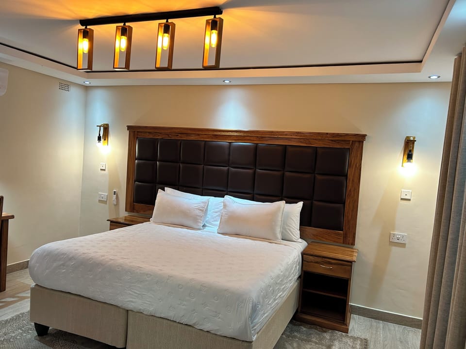 Deluxe Double Room | Desk, laptop workspace, free WiFi