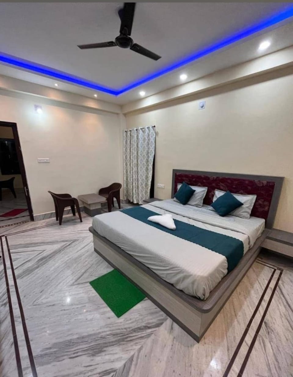 Deluxe Double Room, City View | WiFi (free), bed sheets