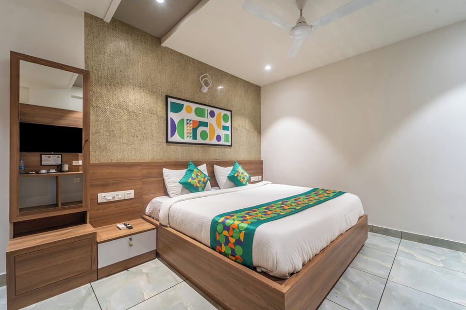 Standard Room | Individually furnished, desk, blackout drapes, iron/ironing board