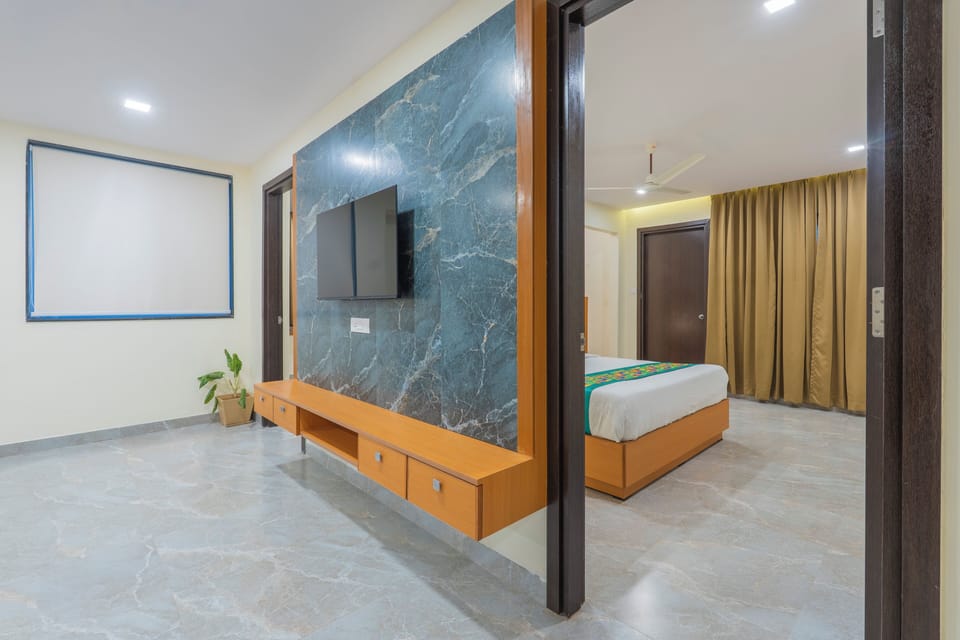 Premium Room | Individually furnished, desk, blackout drapes, iron/ironing board