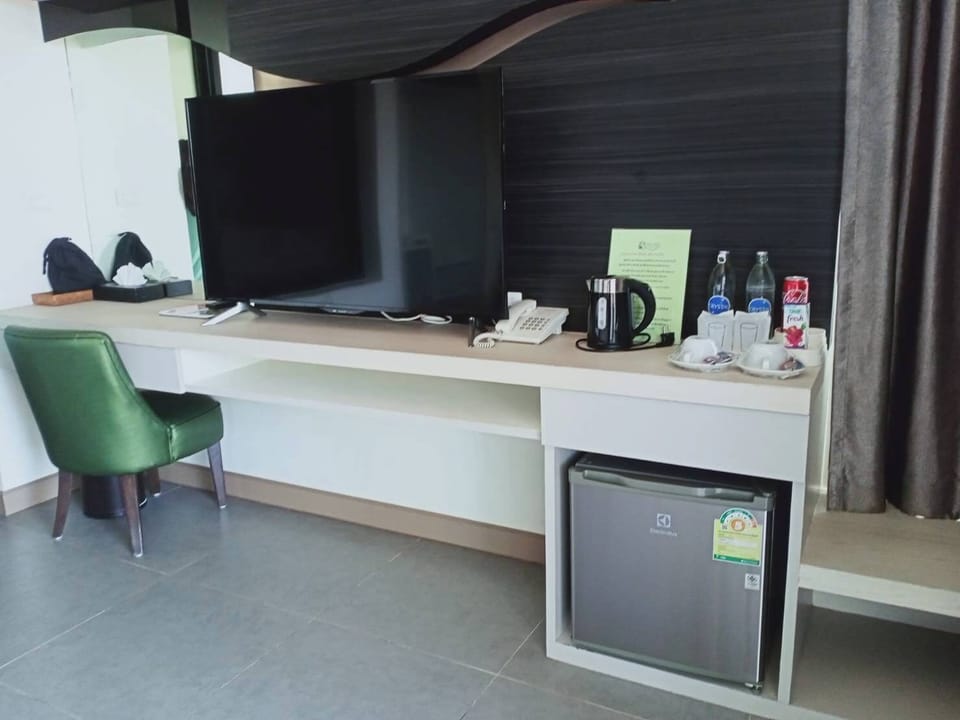 Deluxe Twin Room | Living area